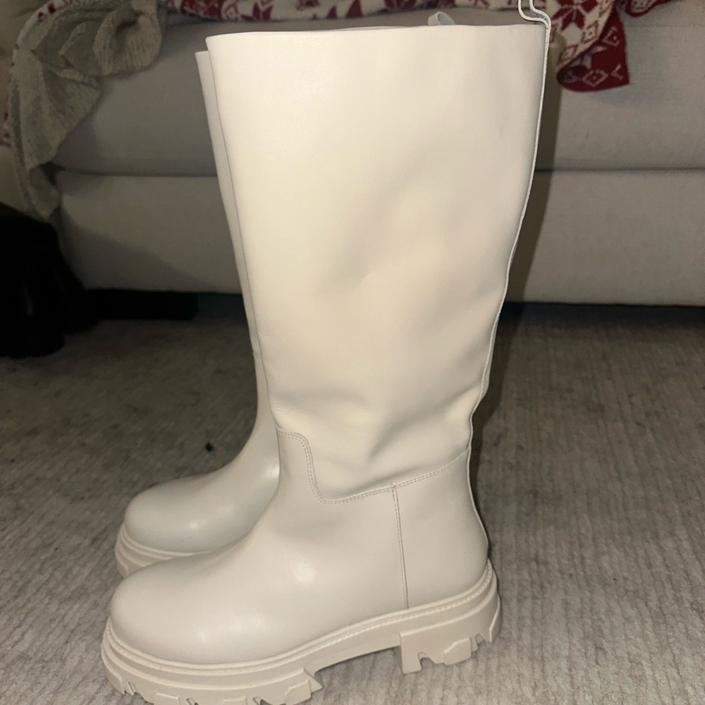 STEVE MADDEN BRAND NEW Cream/Ivory/Off White Platform Knee High Boot